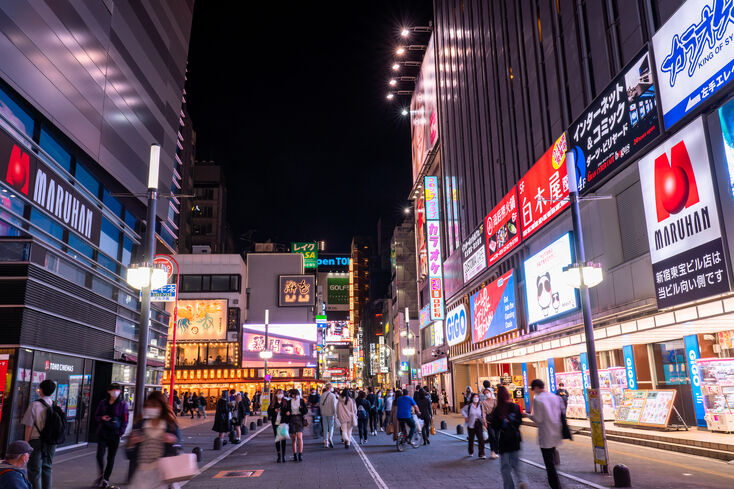 トー横で家出人を探す方法は？若者たちの生活とトラブル・問題